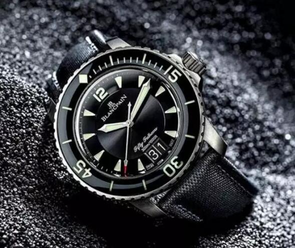 The iconic features of Blancpain make the model become the classic dive watch.