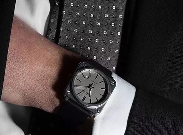 Bell & Ross with gray dial looks noble and elegant.
