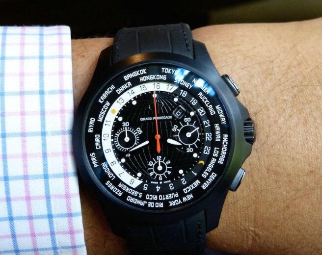 The complicated timepiece is a good choice for global travelers.